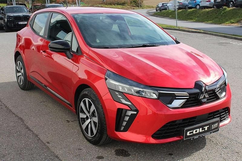 Neu Mitsubishi Colt Invite 91 PS (66 kW) 2025 Rot Limousine