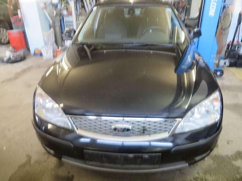 Gebraucht Ford Mondeo Ghia 131 PS (96 kW) 2006 Schwarz Kombi