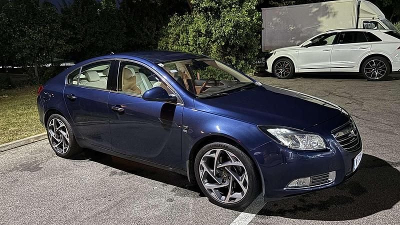 Gebraucht Opel Insignia Sport 220 PS (161 kW) 2010 Limousine
