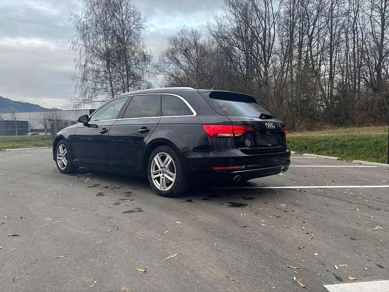 Gebraucht Audi A4 Sport 150 PS (110 kW) 2018 Schwarz Kombi