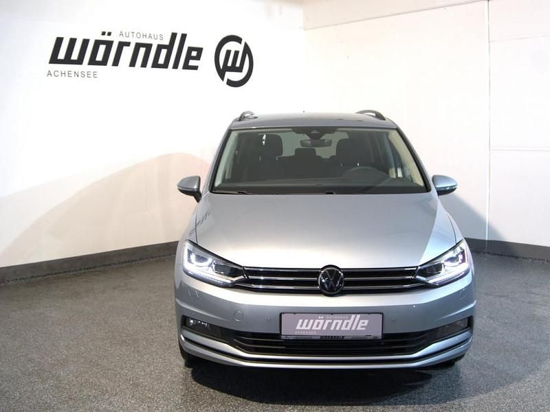 Neu VW Touran 150 PS (110 kW) 2025 Silber  metallic Van / Kleinbus