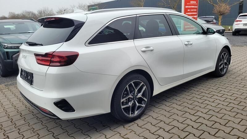Neu Kia Ceed Sportswagon 140 PS (102 kW) 2025 Weiß Kombi