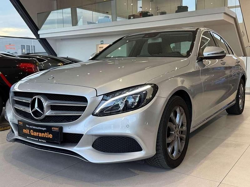 Grau Gebraucht 2018 Mercedes C180 Avantgarde Limousine | € 20.980 (Superpreis) - Bild 1/4
