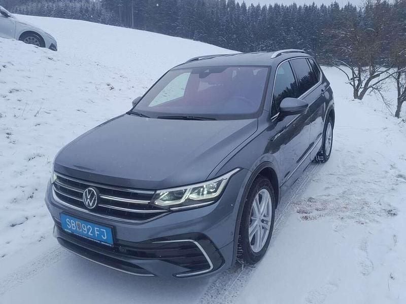 Grau Gebraucht 2022 VW Tiguan Allspace R-line SUV | € 37.590 - Bild 1/4