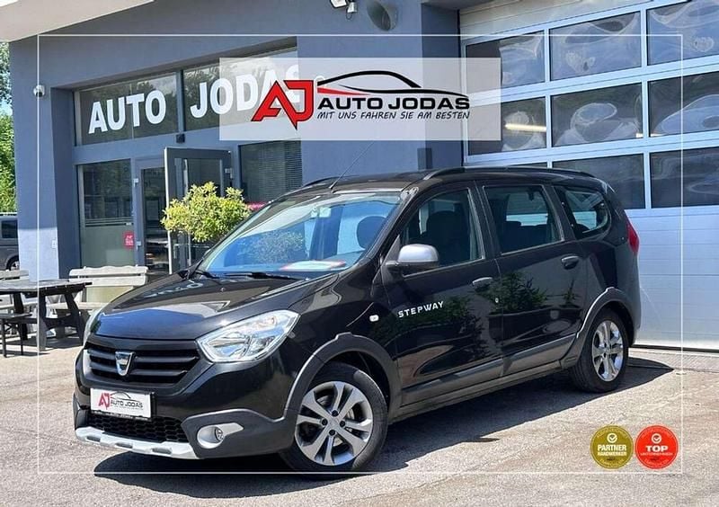 Schwarz Gebraucht 2016 Dacia Lodgy Stepway Van / Kleinbus | € 9.500 (Fairer Preis) - Bild 1/4
