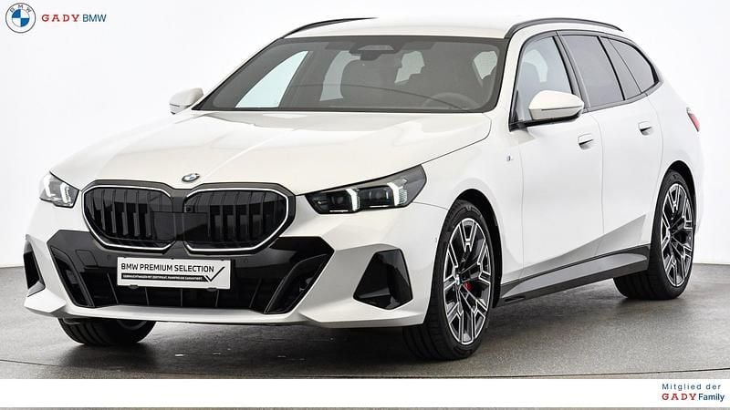 Gebraucht BMW 540 Shadowline 303 PS (222 kW) 2025 Weiß Kombi