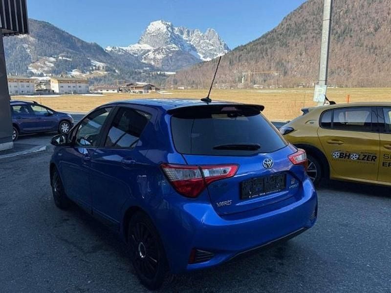 Gebraucht Toyota Yaris Hybrid 73 PS (53 kW) 2019 Blau Limousine