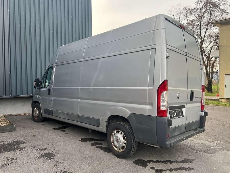 Gebraucht Fiat Ducato 148 PS (108 kW) 2011 Silber Van