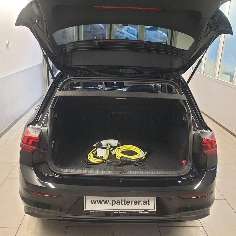 Neu VW Golf VIII 204 PS (150 kW) 2026 Schwarz  metallic Limousine