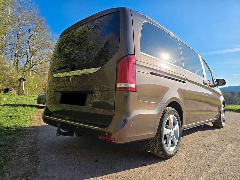 Gebraucht Mercedes V250 Avantgarde 190 PS (139 kW) 2015 Braun Van / Kleinbus