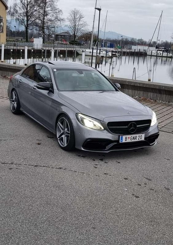 Gebraucht 2016 Mercedes C220 AMG line Limousine | € 28.000 (Teuer) - Bild 1/4