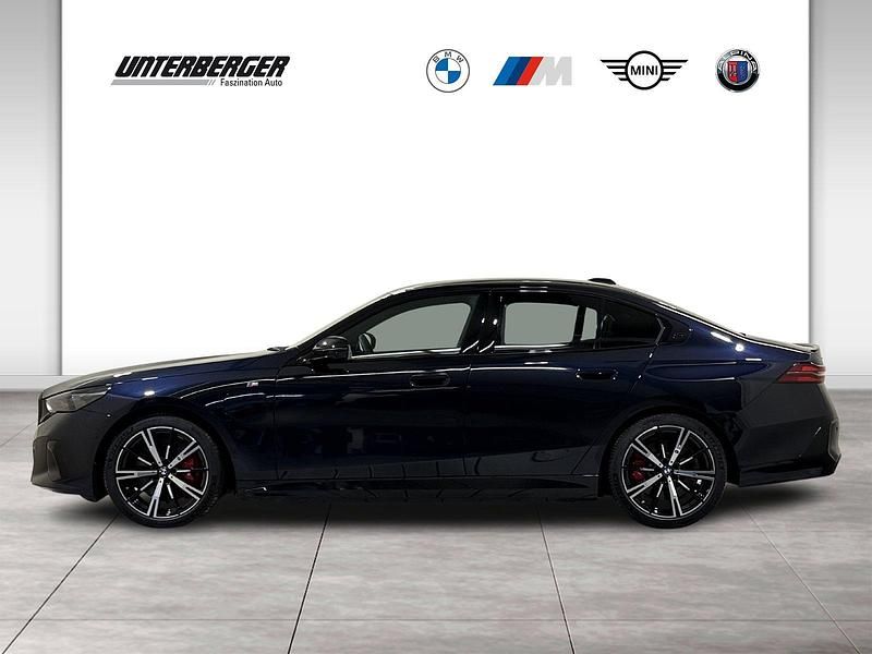 Gebraucht BMW 550e M Sport 489 PS (359 kW) 2025 Schwarz Limousine