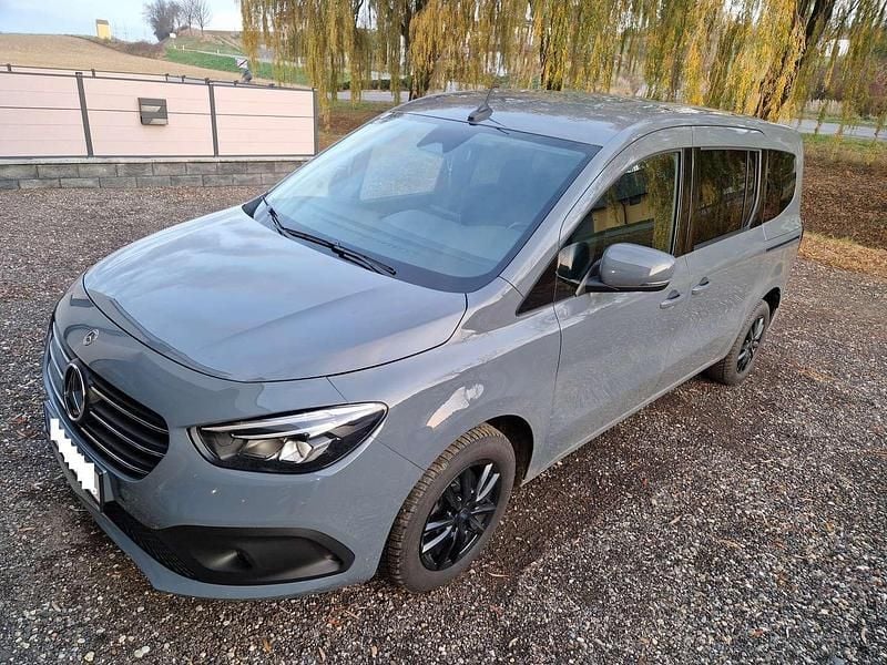 Grau Gebraucht 2024 Mercedes 180 Style Limousine | € 37.900 (Etwas zu teuer) - Bild 1/4