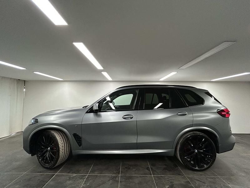 Gebraucht BMW X5 M Sport 298 PS (219 kW) 2025 Grau SUV