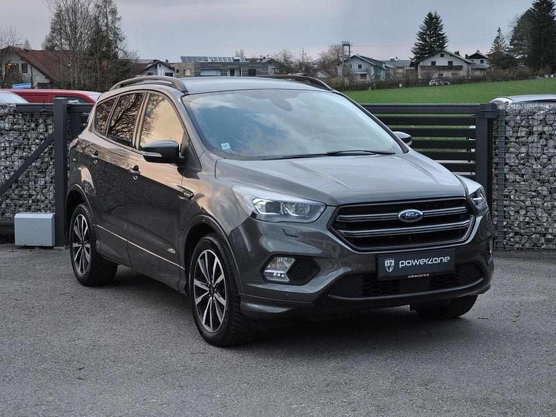 Grau Gebraucht 2018 Ford Kuga ST-Line SUV | € 15.999 (Guter Preis) - Bild 1/4
