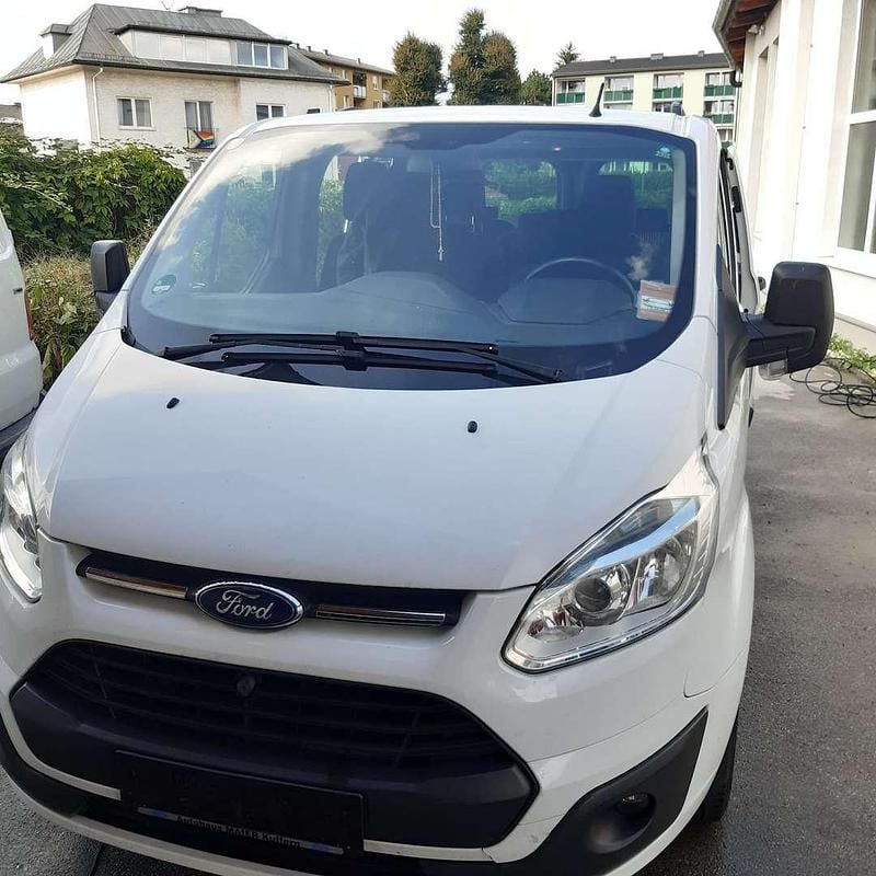 Weiß Gebraucht 2015 Ford Transit Custom Van / Kleinbus | € 16.000 (Fairer Preis) - Bild 1/4