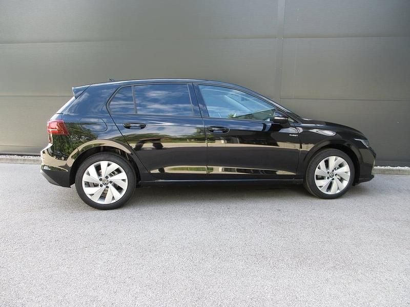 Neu VW Golf VIII 115 PS (84 kW) 2025 Schwarz  metallic Limousine
