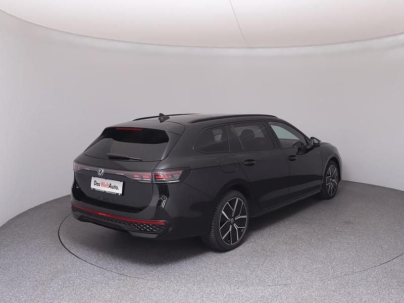 Gebraucht VW Passat R-line 272 PS (200 kW) 2025 Schwarz  metallic Kombi