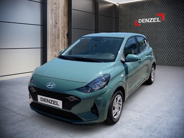 Gebraucht Hyundai i10 GO! 63 PS (46 kW) 2025 Mangrove green Kleinwagen