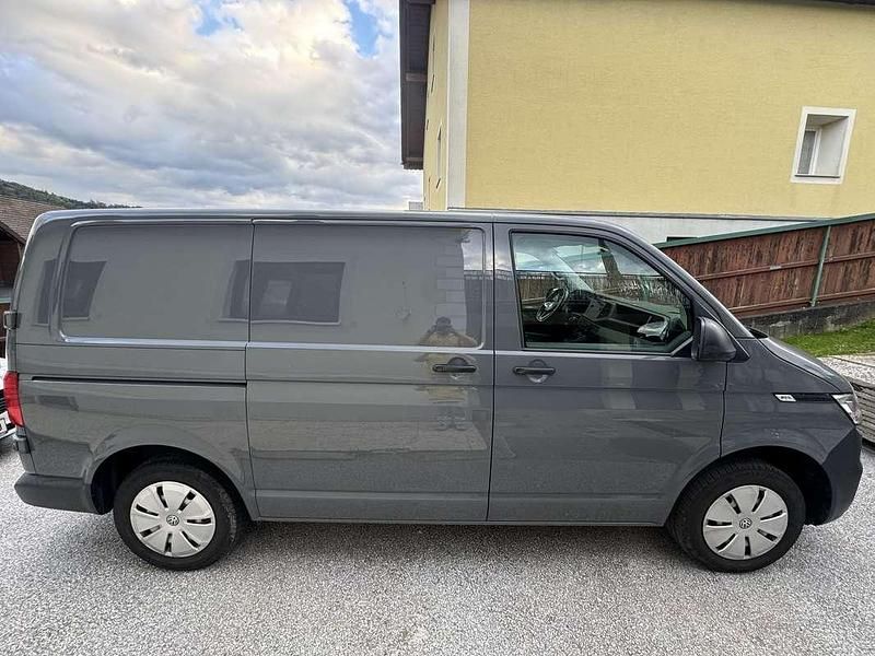 Gebraucht VW T6.1 150 PS (110 kW) 2020 Grau Van