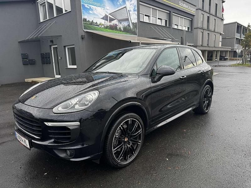 Schwarz Gebraucht 2015 Porsche Cayenne Sport SUV | € 30.990 (Fairer Preis) - Bild 1/4