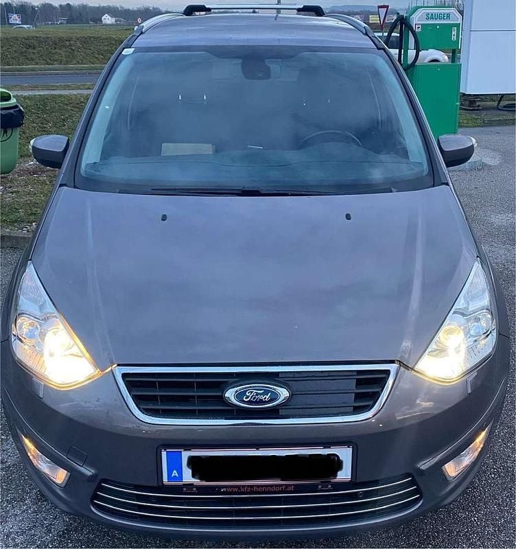 Grau Gebraucht 2012 Ford Galaxy Titanium Van / Kleinbus | € 8.500 (Teuer) - Bild 1/4