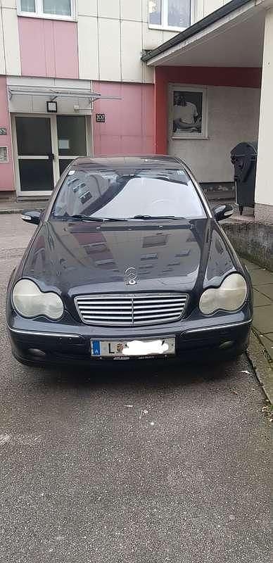 Gebraucht Mercedes C220 Elegance 143 PS (105 kW) 2001 Schwarz Limousine