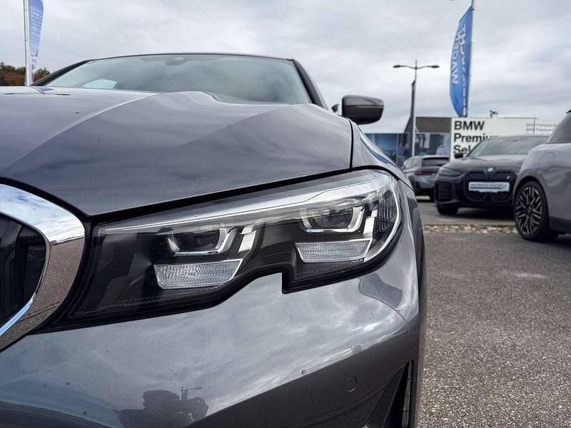 Gebraucht BMW 320e 163 PS (119 kW) 2022 Grau Limousine