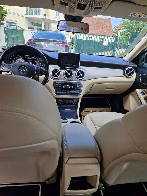 Gebraucht Mercedes GLA200 136 PS (100 kW) 2015 Schwarz SUV