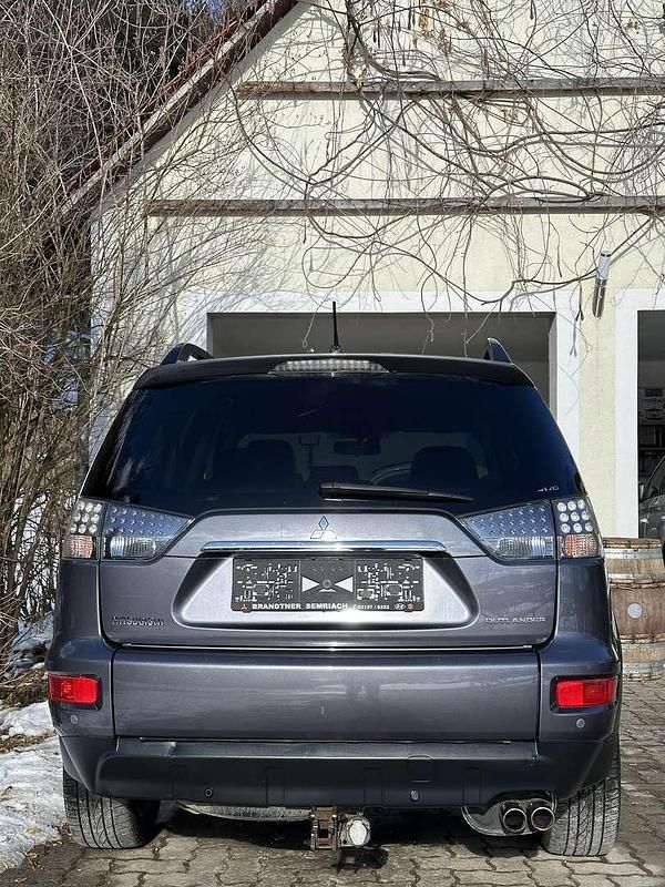 Gebraucht Mitsubishi Outlander Intense 177 PS (130 kW) 2011 Grau SUV