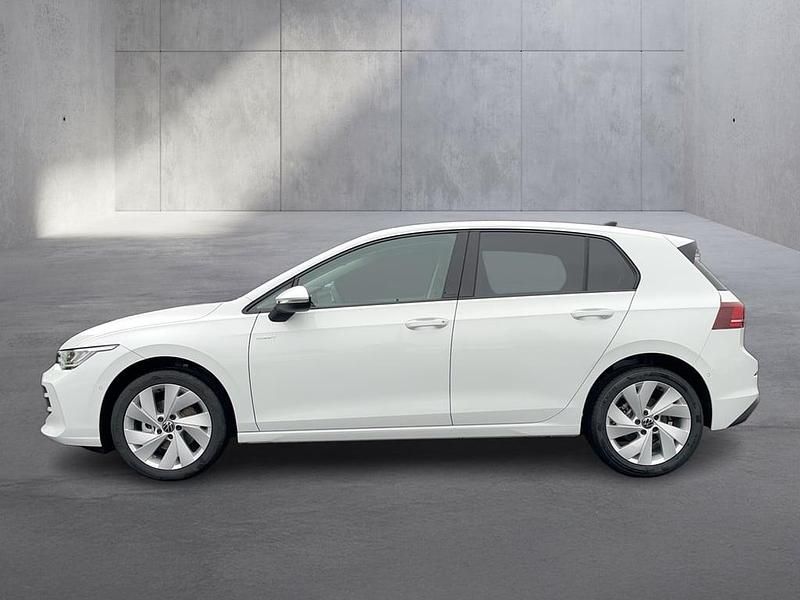 Neu VW Golf VIII 115 PS (84 kW) 2026 Weiss  normal Limousine