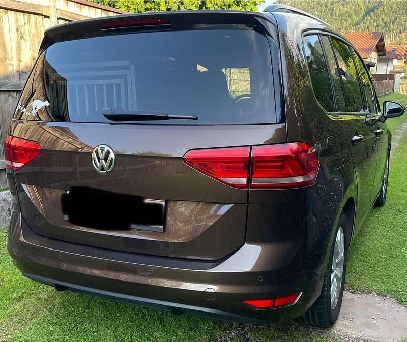 Gebraucht VW Touran 116 PS (85 kW) 2017 Braun Van / Kleinbus