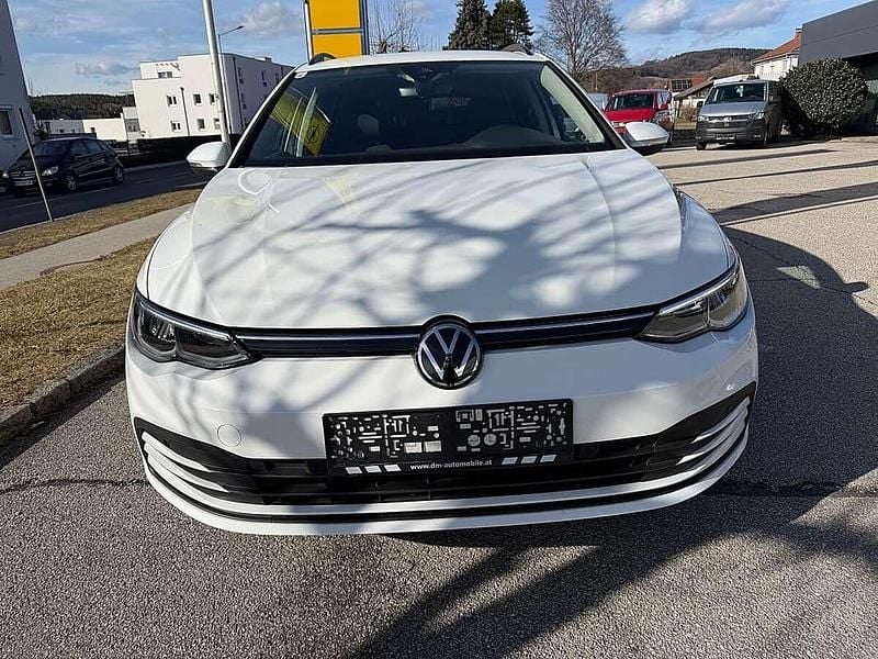 Gebraucht VW Golf VIII Life 116 PS (85 kW) 2024 Weiß Kombi