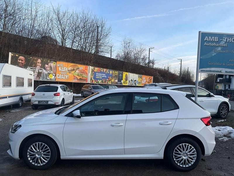 Gebraucht Skoda Fabia 65 PS (47 kW) 2022 Weiß Kleinwagen