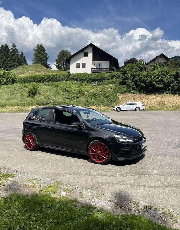 Schwarz Gebraucht 2010 VW Golf VI R Kleinwagen | € 13.250 (Fairer Preis) - Bild 1/1