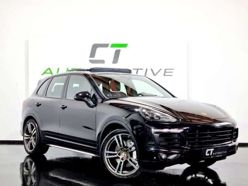 Schwarz Gebraucht 2015 Porsche Cayenne Turbo SUV | € 39.900 - Bild 1/4