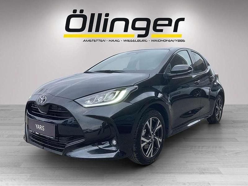 Schwarz Gebraucht 2025 Toyota Yaris Hybrid Active Limousine | € 22.990 (Fairer Preis) - Bild 1/4