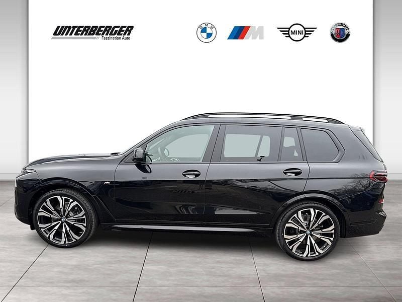Neu BMW X7 M Sport 352 PS (258 kW) 2025 Schwarz SUV