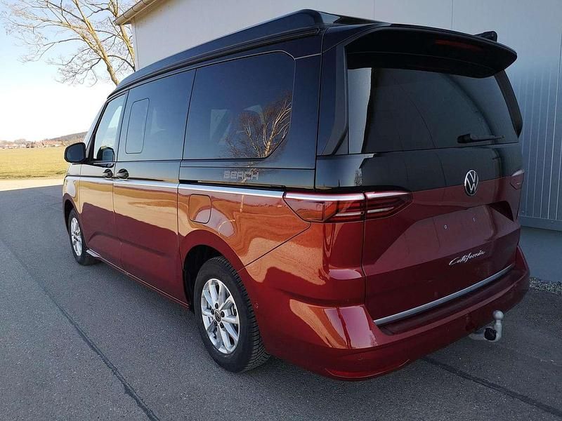 Neu VW California Beach 150 PS (110 kW) 2025 Rot Van