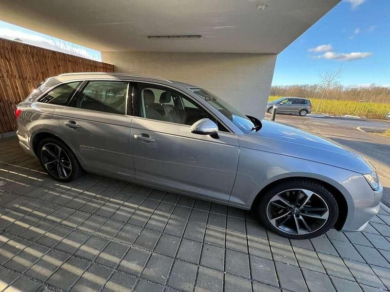 Gebraucht Audi A4 Sport 150 PS (110 kW) 2018 Silber Van