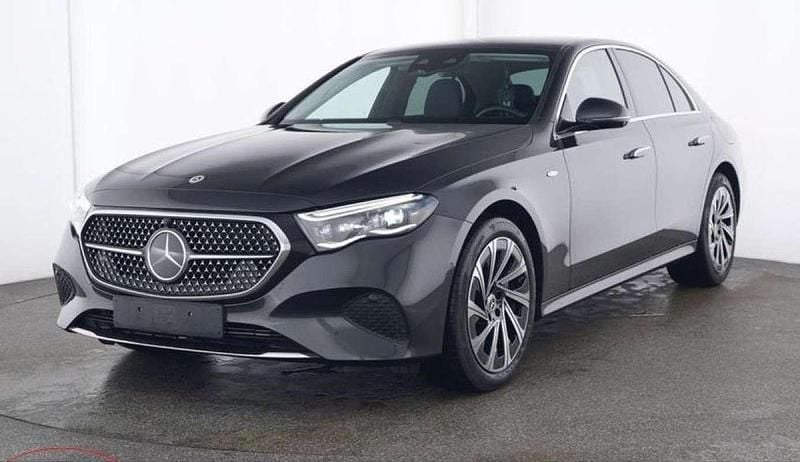 Grau Gebraucht 2025 Mercedes E300 Limousine | € 56.900 (Superpreis) - Bild 1/4