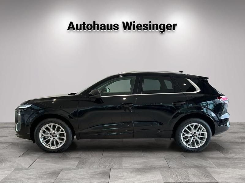 Neu Audi Q3 150 PS (110 kW) 2026 Schwarz  metallicperleffektno SUV