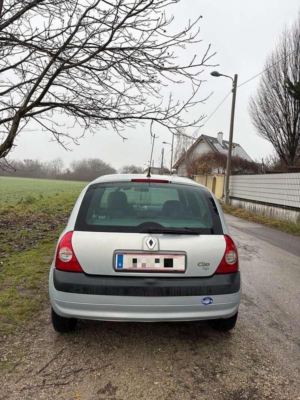 Gebraucht Renault Clio II 58 PS (42 kW) 2003 Limousine