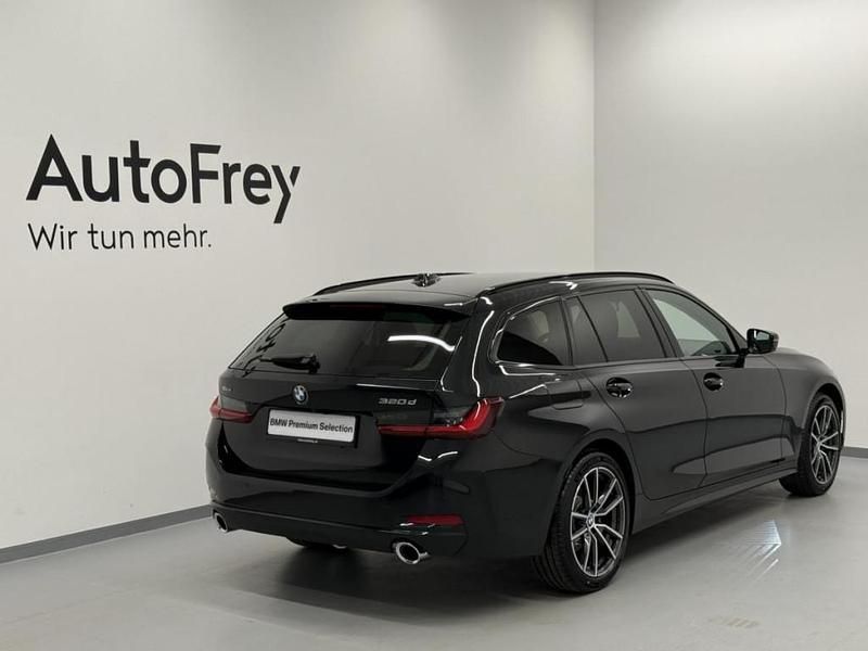 Gebraucht BMW 320 Shadowline 190 PS (139 kW) 2025 Saphirschwarz Kombi
