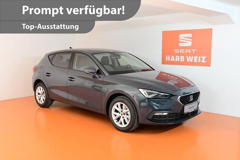 Neu Seat Leon Style 116 PS (85 kW) 2025 Dunkelblau  normal Coupé