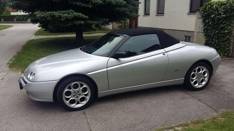 Gebraucht Alfa Romeo Spider 155 PS (114 kW) 1998 Silber Cabrio