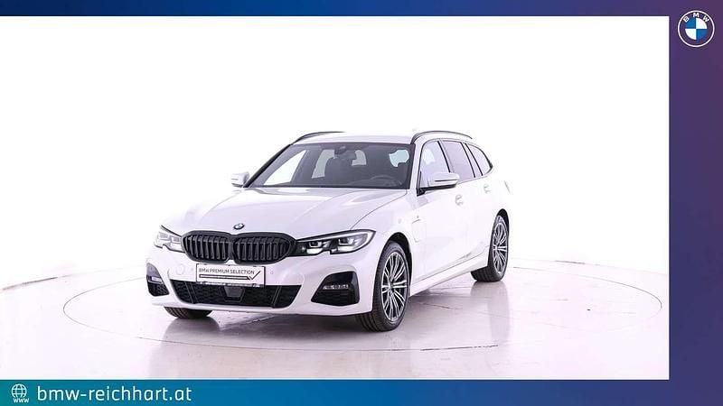 Gebraucht BMW 330e Efficient Dynamics 292 PS (214 kW) 2021 Mineralweiß Kombi