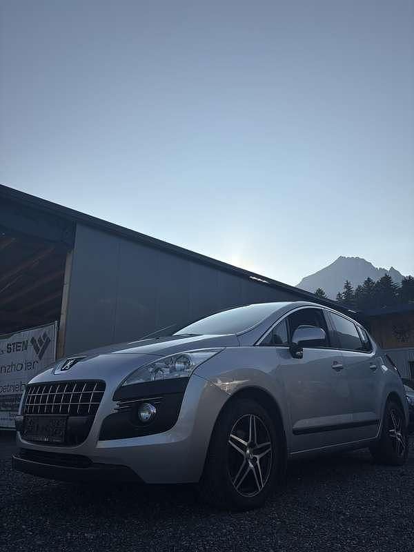 Grau Gebraucht 2010 Peugeot 3008 Active Limousine | € 4.990 (Fairer Preis) - Bild 1/4