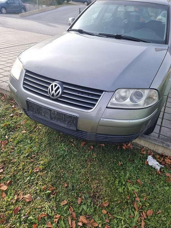 Gebraucht VW Passat 131 PS (96 kW) 2002 Limousine