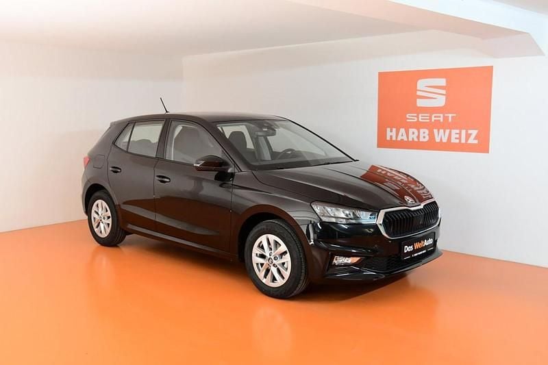 Schwarz metallicperleffektno Gebraucht 2025 Skoda Fabia Essence Kleinwagen | € 17.380 (Guter Preis) - Bild 1/4